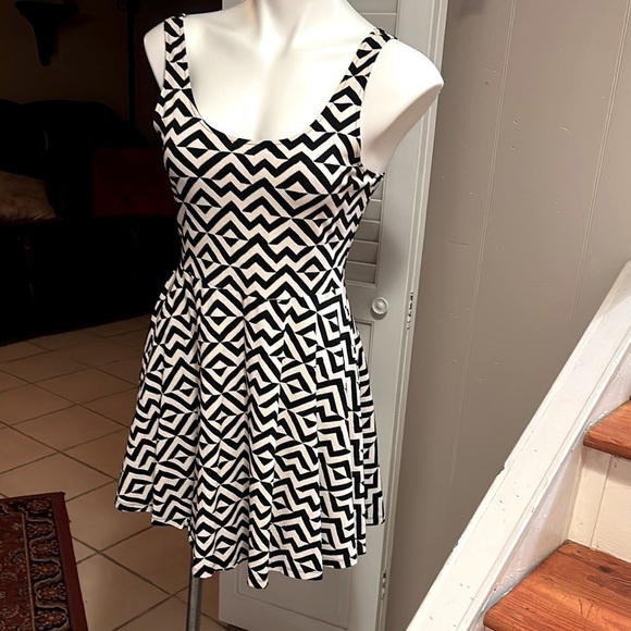 PINK Victoria's Secret Dresses & Skirts - PINK Black and White Geometric Pattern Dress